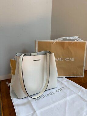 Michael Kors Pratt White Shoulder Bag NWT + Dust Bag Silver Hardware MSRP $328